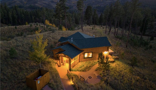 Pikes Peak Ranch - Bear Den Cabin