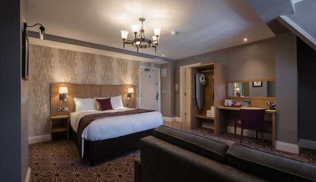 Pilgrims Progress by Wetherspoon