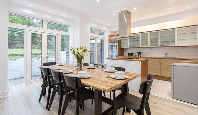 Pillo Rooms - 4BR House near Heaton Park