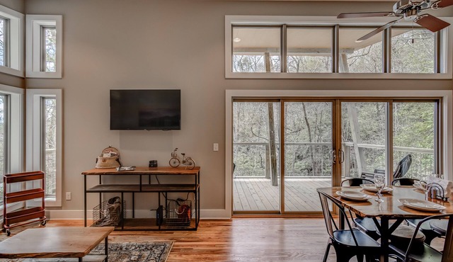 PILOT COVE 1 BR Cabin - Modern Luxury w/Nature!
