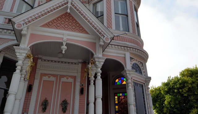 Pinc Lady Mansion