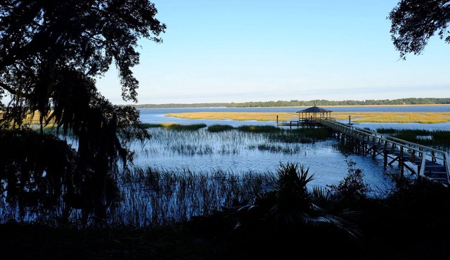 Pinckney Home Place - Your Waterfront Home Away from Home