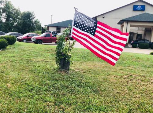 Pinckneyville Inn and Suites