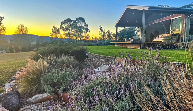 Pindara - Modern, 5 bedroom house with fabulous valley views!