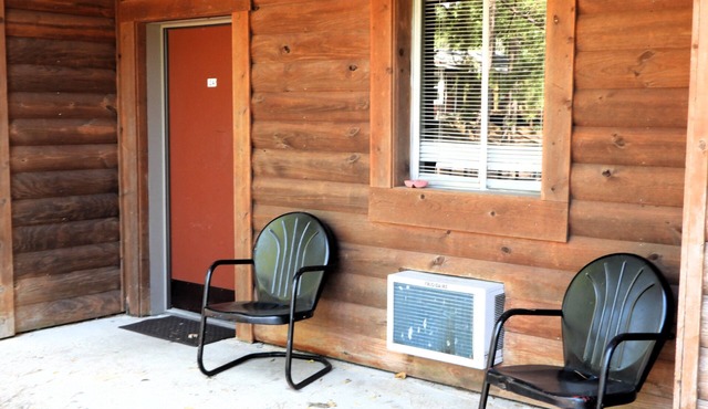 Pine 24 Kitchenette n