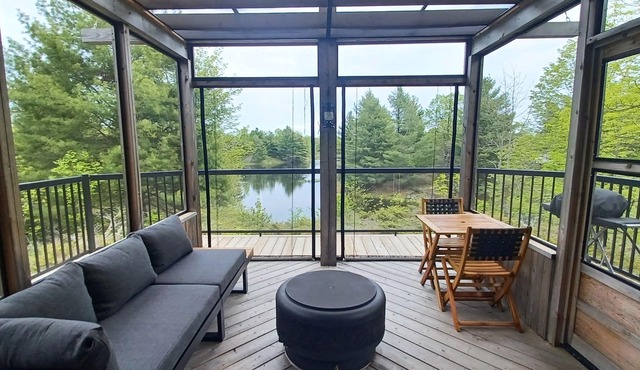 Pine Brae Eco-Resort: Off-grid cabin with lake access & private hiking trails