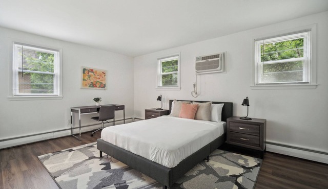 Pine Brook 104 I Pool Gym I Free Parking !