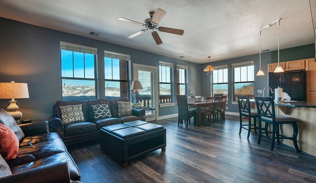 Pine Brook Point T2: 2 bedroom, 2 bath, quite location