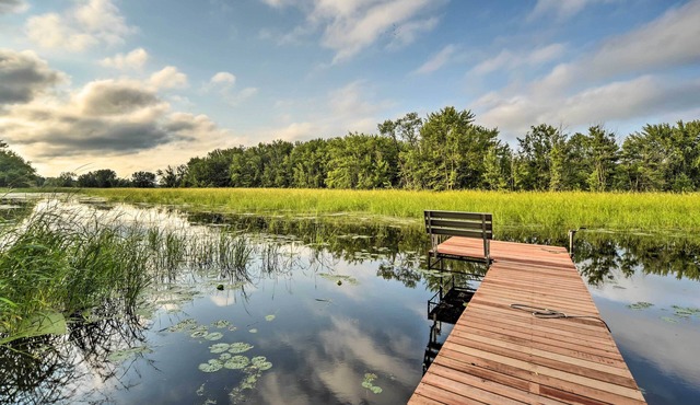 Pine City Getaway, Steps From Snake River!