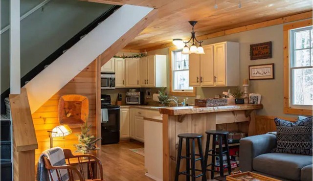 Pine Cone Cabin, Amazing Hiking Trails Close By!