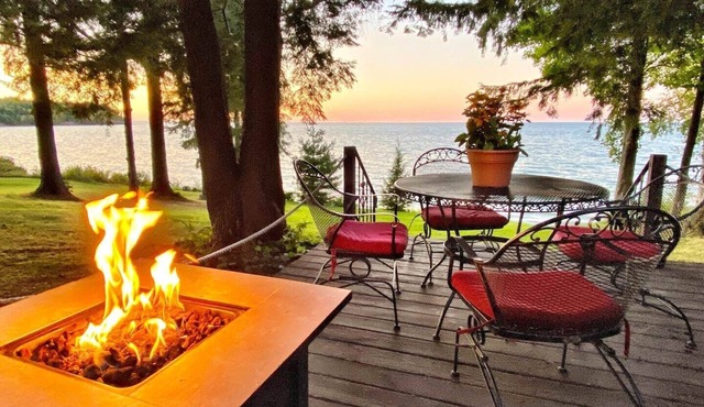 Pine Cottage - Beautiful direct lakefront cottage located in Sodus, NY, with full amenities.