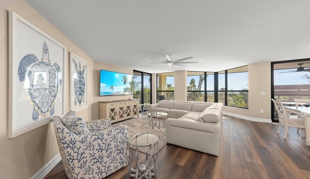 Pine Cove #101 is a 3/2 beachfront Sanibel vacation rental condo