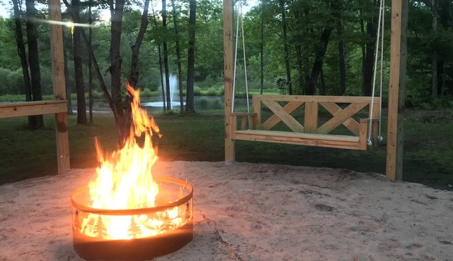 Pine Creek Cove 3 Bed 2 Bath Secluded, pond/creek! WiFi & Sat. Near Trails