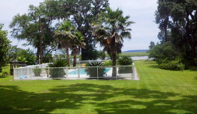 Pine Harbor Paradise