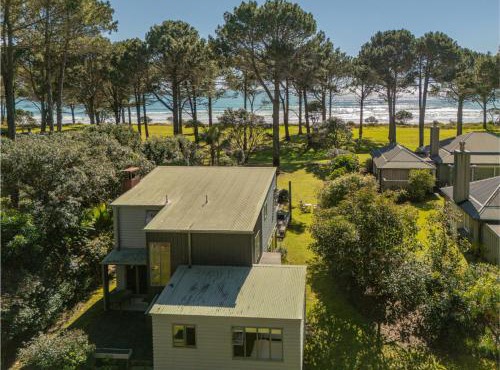 Pine Haven - Matarangi Holiday Home