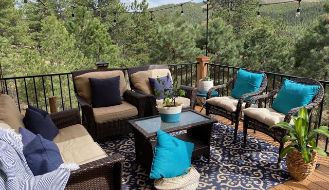 Pine Haven: Mountain Home w/hot tub and Amazing Views