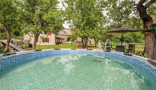 Pine Hill Holiday House