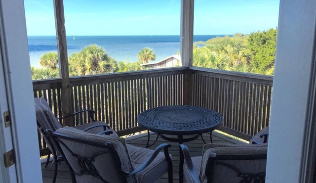 Pine island - Weeki Wachee Ocean View Home- Walk to Beach on secluded island