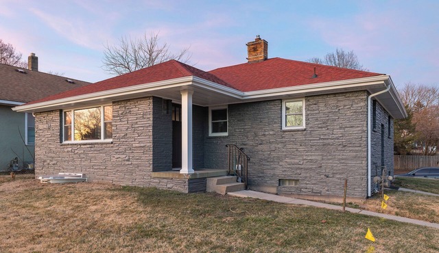 Pine Lake Escape - Hot Tub Home near Beach & Park