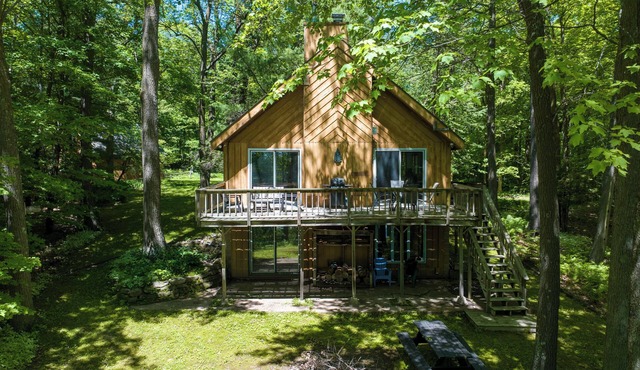 Pine Lake Lodge - Serene Lakeside Retreat on Private Lake – Shell Lake Escape