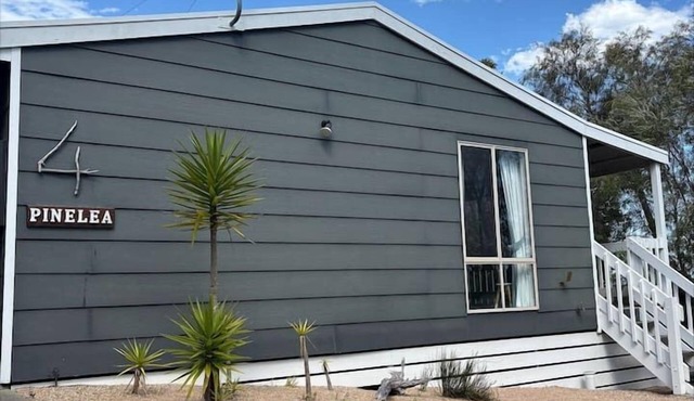 Pine Lea Lodge - Wi-Fi and Pet Friendly