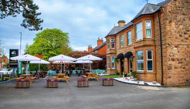 Pine Lodge Hotel & Restaurant Mansfield