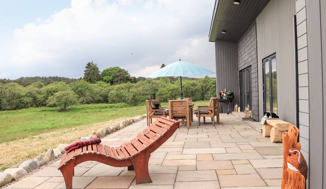 PINE MARTEN, pet friendly, character holiday cottage in Dornoch
