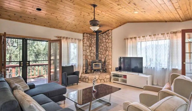 Pine Mountain Club 3-bedrm Treehouse Cabin Retreat