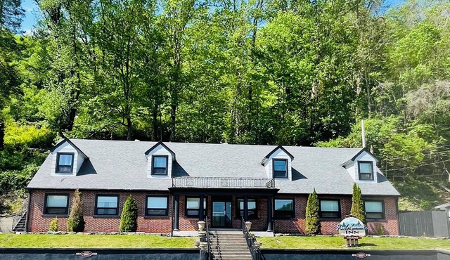 Pine Mountain Inn - Minutes from the Laurel Cove and Bell Theatre music venues!