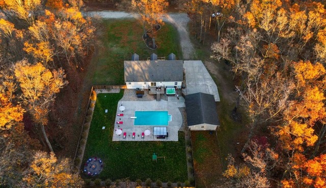 Pine & Paddle Getaway Game Room Hot Tub Pool