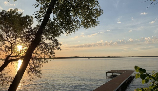 Pine Point Paradise - year round premier fishing and lake life living!