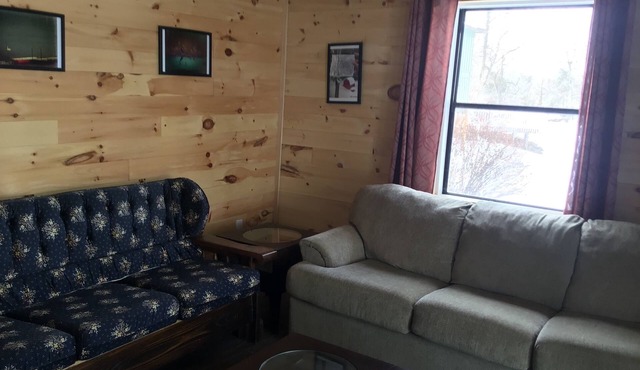 Pine Point- Rustic Waterfront 2 bedroom Cottage