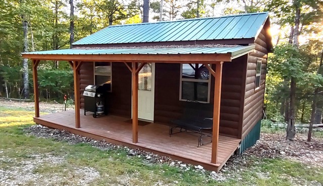 Pine Ridge Cabin - A Cozy Getaway for Two near Jasper AR!