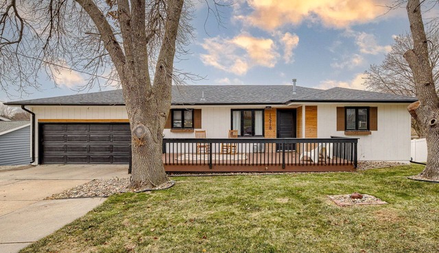Pine Terrace Place, 10 minutes from downtown Omaha!