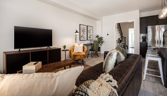 Pine View Row: Luxurious Designer Townhome