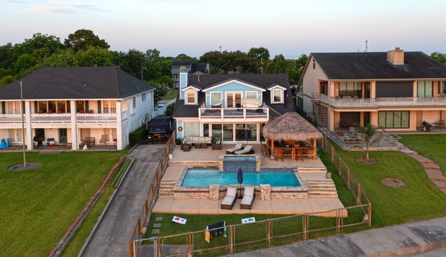 Pineapple Bay Villa - with private pool overlooking the Ocean.
