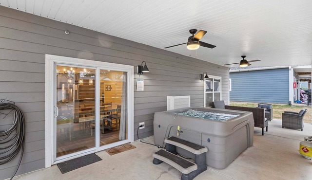 Pineapple Bungalow - 14ppl