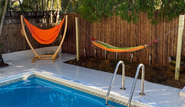 Pineapple Cove-Adorable Home W/Private Tropical Pool/close to Beach & Park