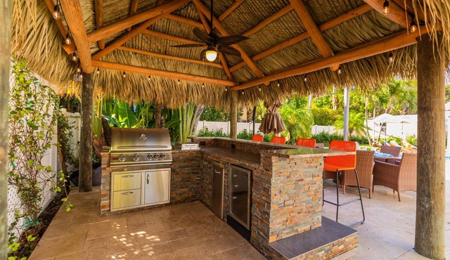 Pineapple Palms Resort Style Villa - Sleeps 12!