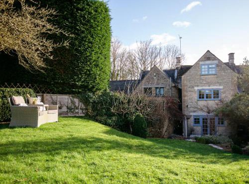 Pineapple Spa Cottage