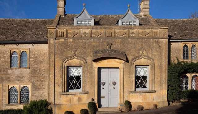 Pineapple Spa Cottage, Lower Swell - sleeps 4 guests in 2 bedrooms