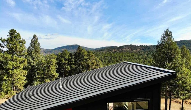 Pinebox at Evergreen Modern 20Acres -Serene-Creek!