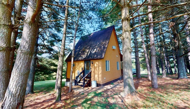 Pinecone Cabin in Hocking Hills, Logan, OH