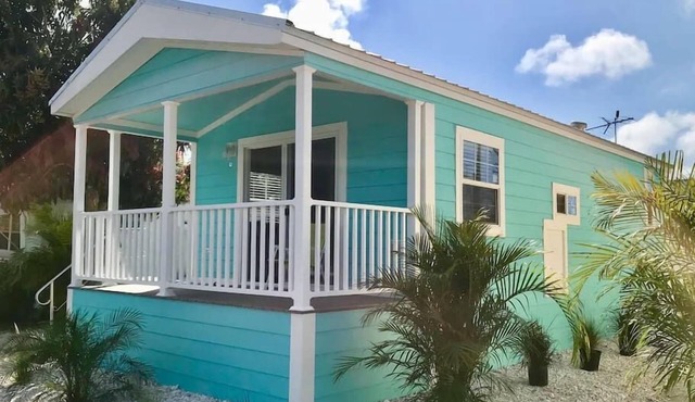 Pinecraft Blue Heron Tiny Home