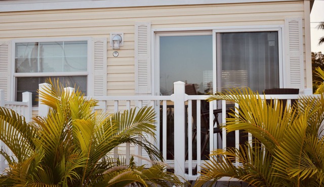 Pinecraft Cottage - In the heart of Sarasota