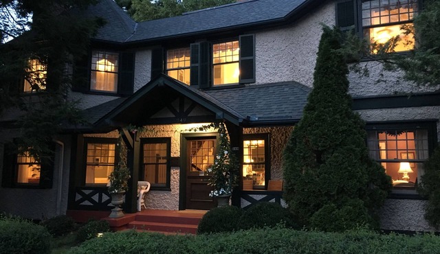 Pinecrest Bed & Breakfast