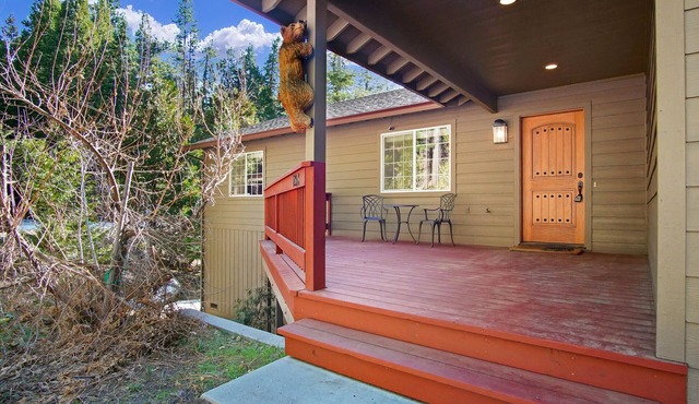 Pinecrest Mountain House! Hot Tub, Tesla Charger, Super close to Pinecrest Lake!
