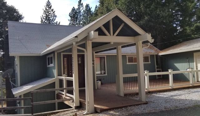 Pinecrestarearentals #18 Book 2nights get 3rd free Feb 8 stay watch Superbowl!.