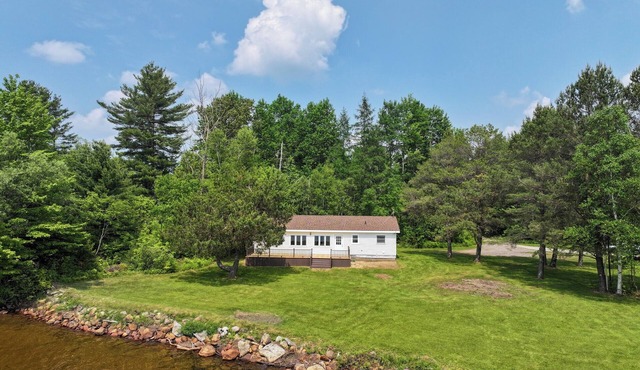 Pinedale Estates Lakeside Getaway