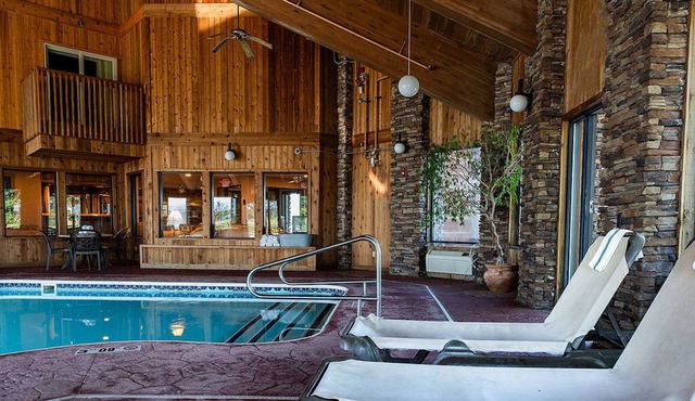 Pinedale Hotel & Suites